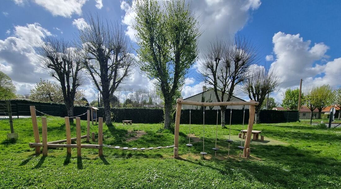 Structure de jeux en bois de robinier
